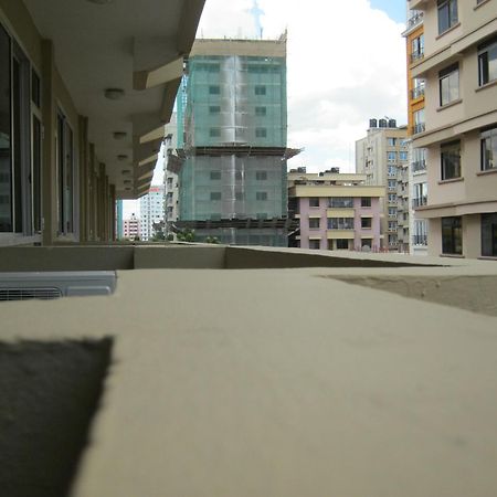 Iris Hotel Dar Es Salaam Exteriör bild